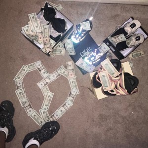 ดาวน์โหลดและฟังเพลง SLUTTY LiAR (Explicit) พร้อมเนื้อเพลงจาก jaelblancoo