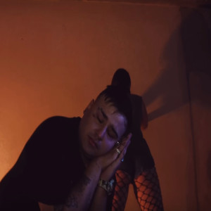 Listen to Un par (Explicit) song with lyrics from El Doctor