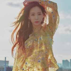Dengarkan lagu Stay nyanyian TaeYeon dengan lirik