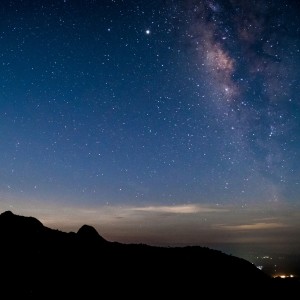 Cooking Music的專輯Tranquil Night: Gentle Tunes for Evening Peace