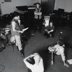 ดาวน์โหลดและฟังเพลง Cemetery In My Mind (True Believers Blind Version) พร้อมเนื้อเพลงจาก Midnight Oil