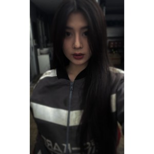 Dengarkan Love lagu dari THEEND47 dengan lirik