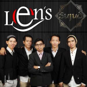 Dengarkan Sujud lagu dari LENS BAND dengan lirik