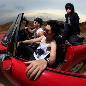 ดาวน์โหลดและฟังเพลง Rentak Lagu Ku พร้อมเนื้อเพลงจาก BunkFace