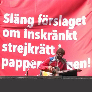 收聽Alexander Ringbäck的Strike Back歌詞歌曲