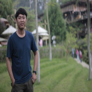 Dengarkan lagu Luruh Hati nyanyian Maxy dengan lirik