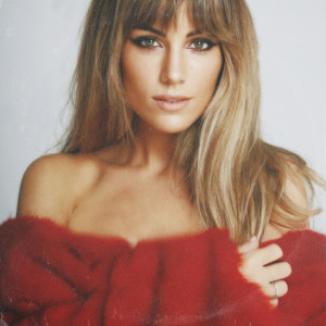 收聽Edurne的Siempre Es Navidad Junto a Ti歌詞歌曲