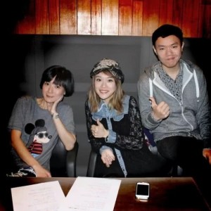 Listen to Zi Lian Zi Zai song with lyrics from Candy Lo (卢巧音)