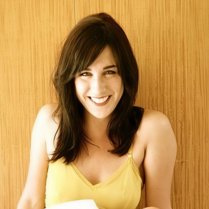 Holly Conlan ดาวน์โหลดและฟังเพลงฮิตจาก Holly Conlan