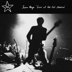 ดาวน์โหลดและฟังเพลง First Song พร้อมเนื้อเพลงจาก Swim Deep