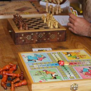 收聽Peregrine Wade的Frères/Générique de fin歌詞歌曲