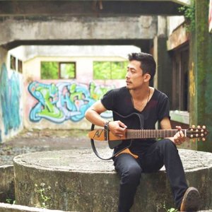 ดาวน์โหลดและฟังเพลง Indahnya Bersama พร้อมเนื้อเพลงจาก Agus Veron