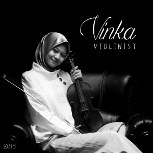 Dengarkan lagu Heart Race nyanyian Vinka Violinist dengan lirik