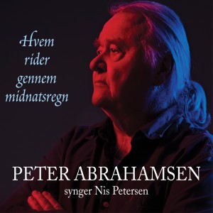 ดาวน์โหลดและฟังเพลง Hvem Rider Gennem Midnatsregn พร้อมเนื้อเพลงจาก Peter Abrahamsen