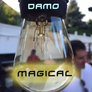 ดาวน์โหลดและฟังเพลง Magical พร้อมเนื้อเพลงจาก DAMO