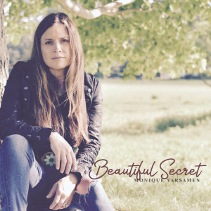 ดาวน์โหลดและฟังเพลง Old Stone พร้อมเนื้อเพลงจาก Monique Varsames