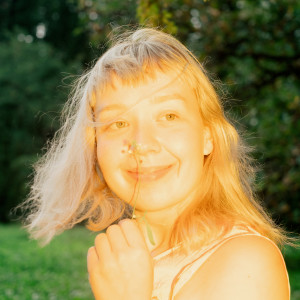 收聽Ragnhild Risnes的Basj i fjorden歌詞歌曲