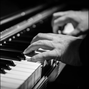 收听Piano Love Songs的Calming Piano (Romantic Piano Music)歌词歌曲
