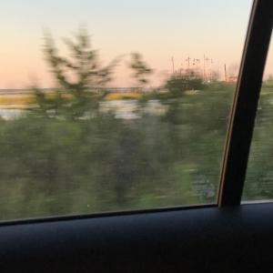 Dengarkan homebound lagu dari Rvndy4l dengan lirik