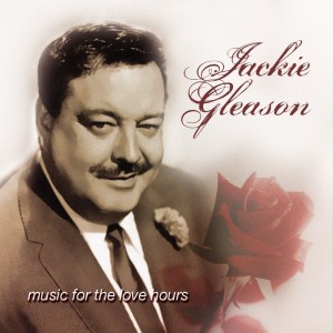 Dengarkan lagu Serenade In Blue nyanyian Jackie Gleason dengan lirik