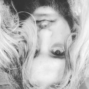 ดาวน์โหลดและฟังเพลง Coming Down (Explicit) พร้อมเนื้อเพลงจาก Addyverse