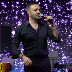 Listen to Ход конём song with lyrics from Mamikon