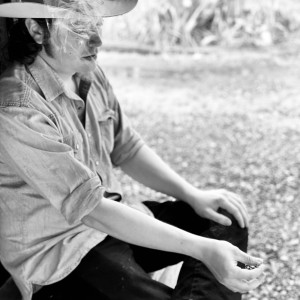 Dengarkan Storm the Gate lagu dari Robert Henry dengan lirik