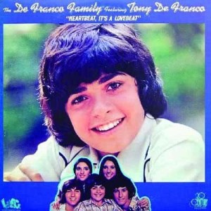 收聽The DeFranco Family的Heartbeat It's A Love Beat歌詞歌曲