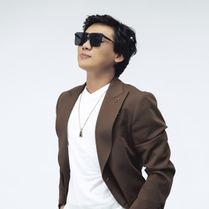 Listen to Дариға дәурен song with lyrics from Kairat Nurtas