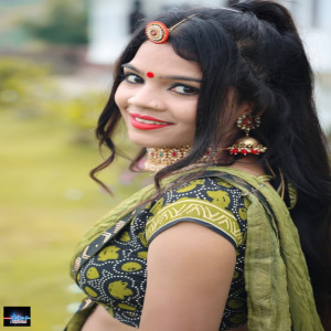 Listen to Biyan Ye Chand Ke Chandniye Ghadi Chalri song with lyrics from Nathulal Gosundi