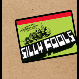 ดาวน์โหลดและฟังเพลง ผิดที่ไว้ใจ พร้อมเนื้อเพลงจาก Silly Fools