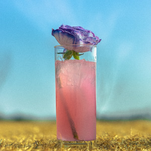 Dengarkan Party's over (Feat. Luke) lagu dari WayDE dengan lirik