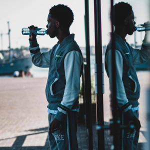 Listen to Vanzelf song with lyrics from Casso