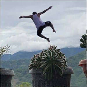 ดาวน์โหลดและฟังเพลง Cuando no hablas nada พร้อมเนื้อเพลงจาก Reac