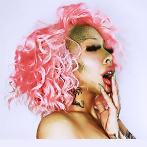 收聽Makaveliah的Amazed (feat. Roseryhills)歌詞歌曲