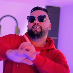 Dengarkan lagu Sayé 7Ebsna Traffic nyanyian Cheb Mustapha dengan lirik