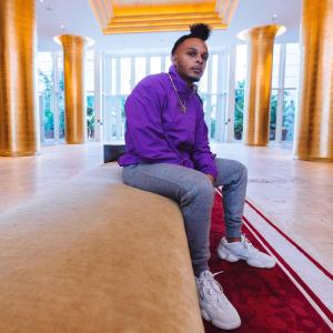 ดาวน์โหลดและฟังเพลง Pushy (Explicit) พร้อมเนื้อเพลงจาก Zig