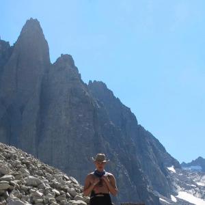 ดาวน์โหลดและฟังเพลง No More Tears พร้อมเนื้อเพลงจาก Distant Cowboy