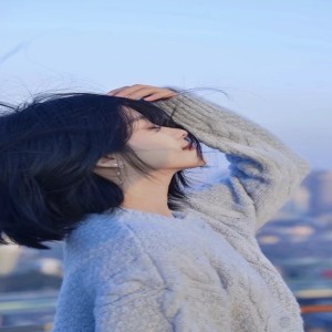 Listen to 你以为一切都是没选好 (伤感女声版) song with lyrics from 小47