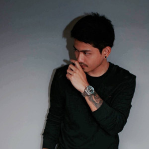 收听Jay Phitiwat的เข้าใจผิด (From "ENofLove กลรักรุ่นพี่")歌词歌曲