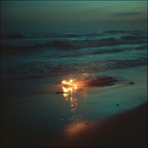 Dengarkan BEZA lagu dari DISHYPE dengan lirik