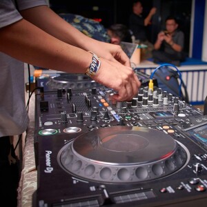 default playlist img