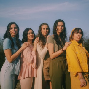 收聽Cimorelli的Cups / Flashlight / Titanium / Cheap Thrills / Since U Been Gone歌詞歌曲