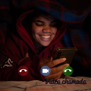 ดาวน์โหลดและฟังเพลง Vídeo Chamada พร้อมเนื้อเพลงจาก Miriam Baldin
