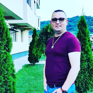 Dengarkan lagu Sogoru-I Prietenu-Meu nyanyian Bobby Rostas dengan lirik