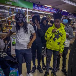 ดาวน์โหลดและฟังเพลง Casket Fresh (Explicit) พร้อมเนื้อเพลงจาก Ducko