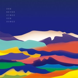 收听She Never Sings Our Songs的浮歌词歌曲