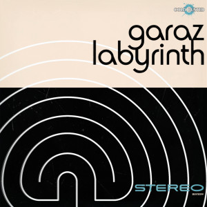 Dengarkan Labyrinth lagu dari Garaz dengan lirik