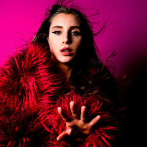 Dengarkan Down (Klaas Remix) lagu dari Anna-Sophie dengan lirik