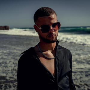 ดาวน์โหลดและฟังเพลง MS (Explicit) พร้อมเนื้อเพลงจาก Galvão